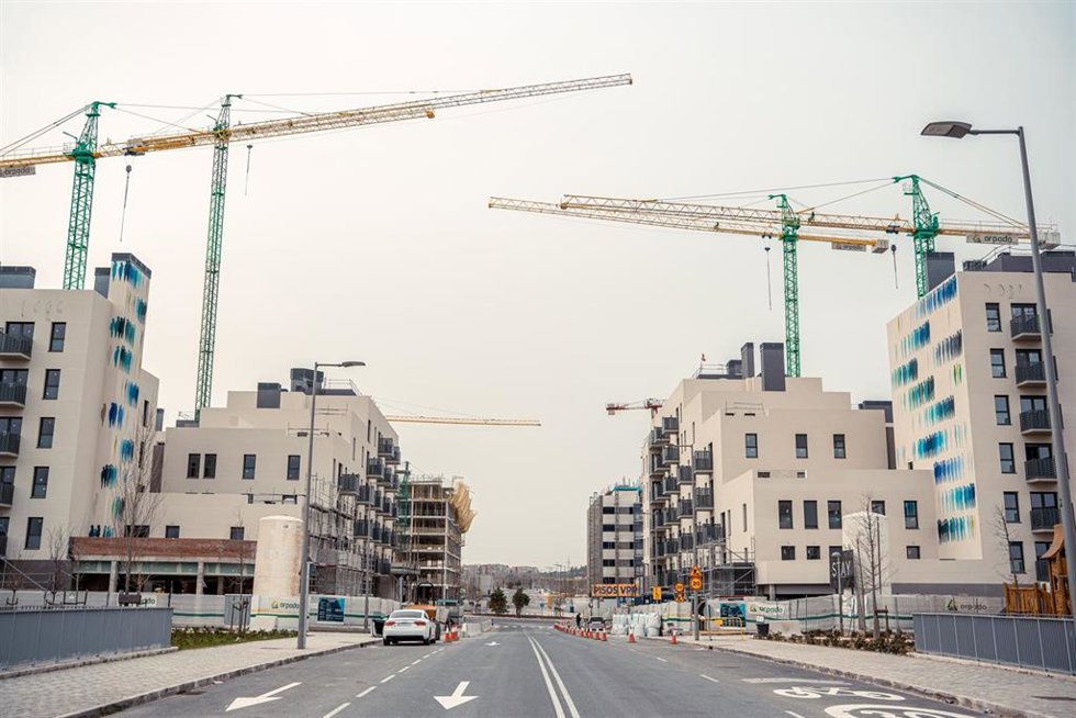 Archivo - Obras en el nuevo barrio de Los Berrocales, a 4 de marzo de 2026, en Madrid (España).