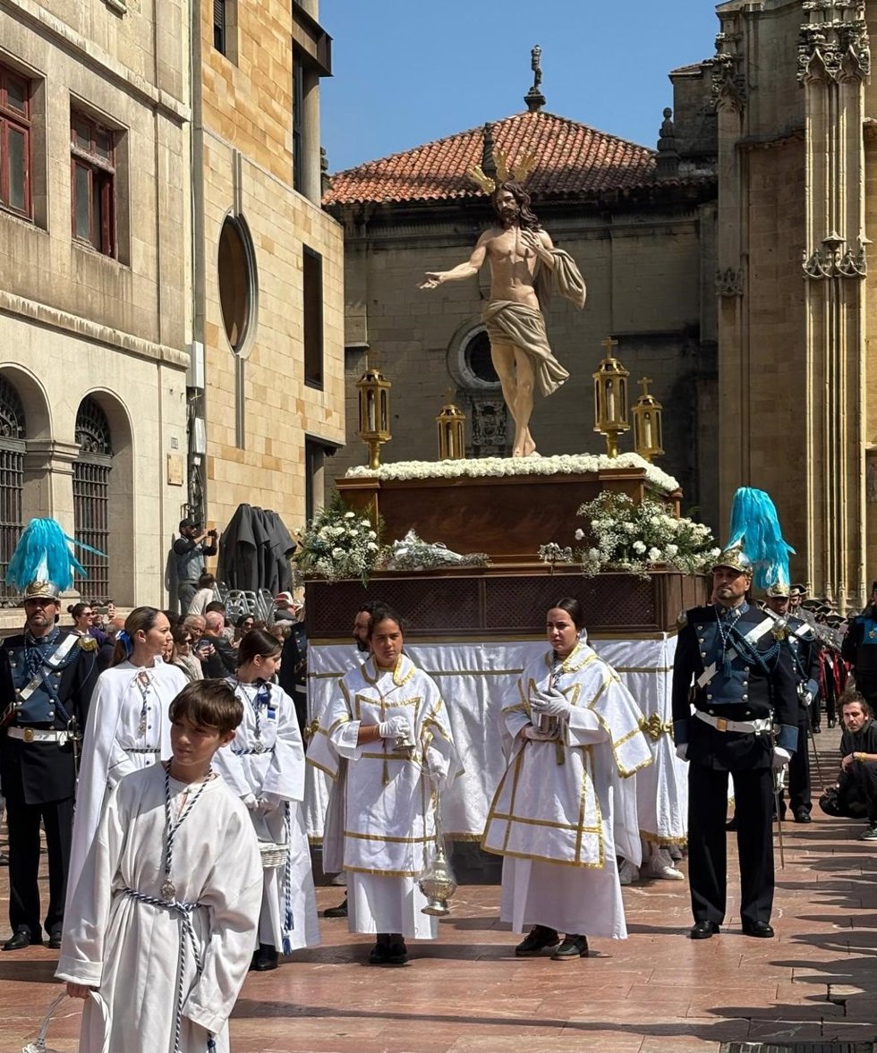 Procesión del Domingo de Resurección en Oviedo en 2026.