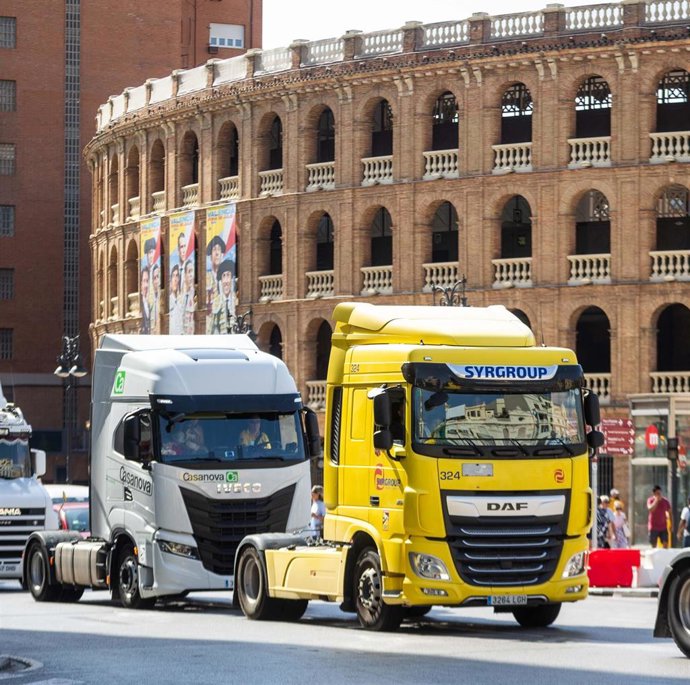 IMAGEN DE VEHÍCULOS DE TRANSPORTE