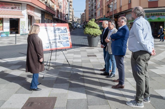 El Consejero De Fomento, Roberto Media, Inaugura Obras Realizadas Por Su Departamento En Maliaño