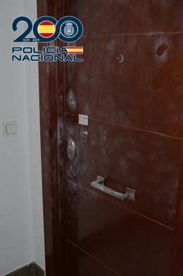 Una de las viviendas en las que robaron dos jóvenes que han sido detenidos en Málaga capital. 