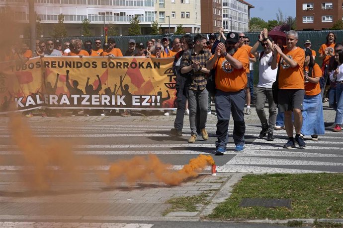 Concentración de trabajadores de Tubos Reunidos en Vitoria