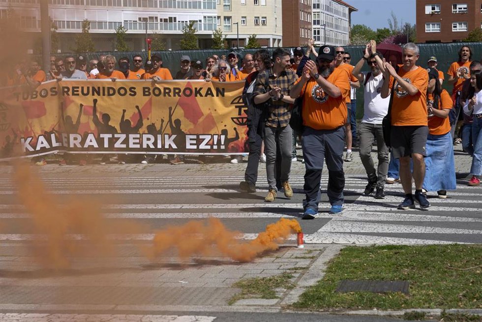 Concentración de trabajadores de Tubos Reunidos en Vitoria