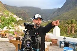 El cineasta Alexis Morante durante su rodaje de 'A una isla de ti'.