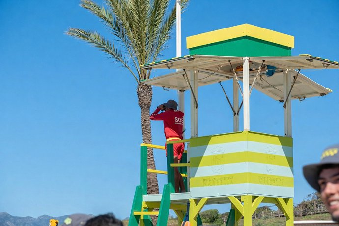 Socorrista en la playa de Marbella