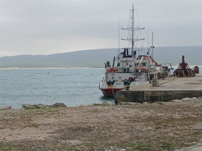 Draga del puerto de Barbate (Cádiz)