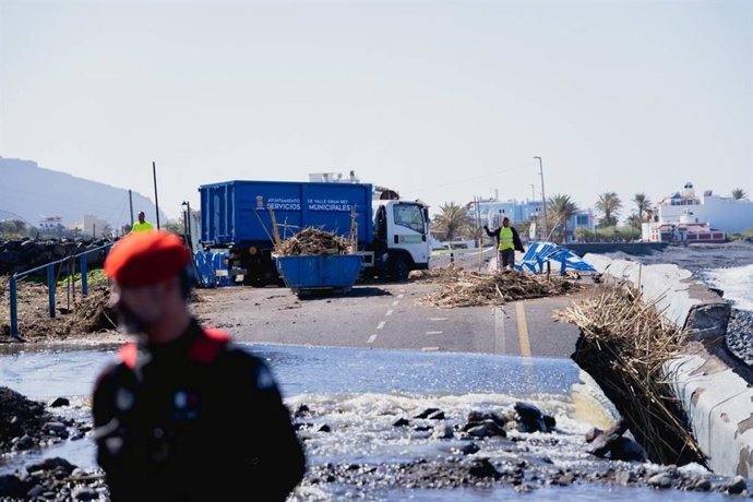 Avenilla de Valle Gran Rey afectada por el paso de la borrasca 'Therese'