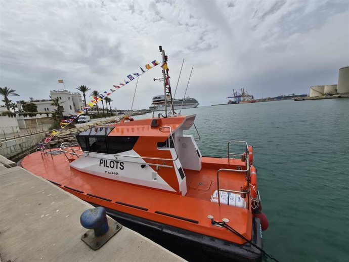 La Corporación de Prácticos del Puerto de Málaga presenta su nueva embarcación