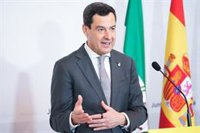 Juanma Moreno valora el Premio Carlos V al Comité Europeo de las Regiones como un refuerzo para una Europa "más justa"