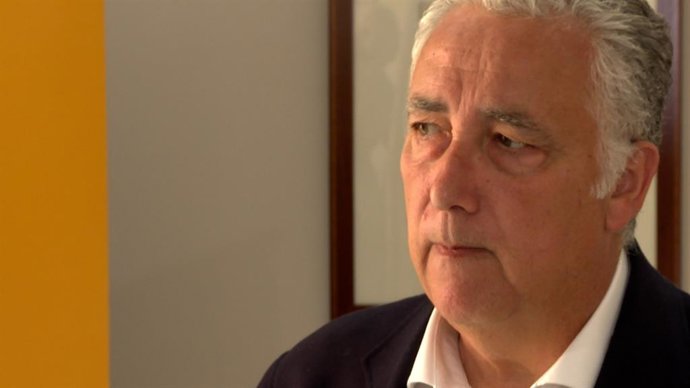 El secretario general de la Federación Valenciana de Empresarios del Transporte y la Logística (FVET), Carlos García.