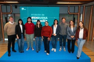 Voluntarios, representantes de entidades sociales y benefiaciarios del programa 'En Buena Compañía', de Fundación Mahou San Miguel