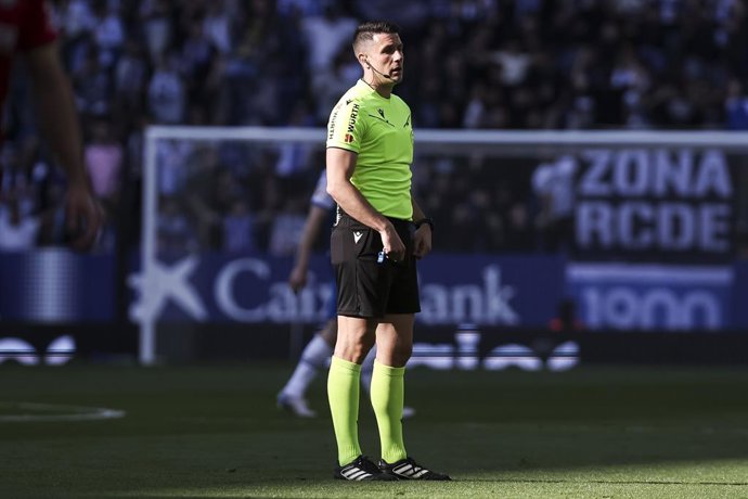 Isidro Diaz de Vera, referee of the match looks on during the Spanish league, LaLiga EA Sports, football match played between RCD Espanyol and Getafe CF at RCDE Stadium on March 21, 2026 in Cornella, Spain.