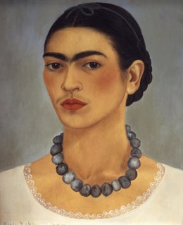 Archivo - La pintura de Frida Kahlo  'Autorretrato con collar'