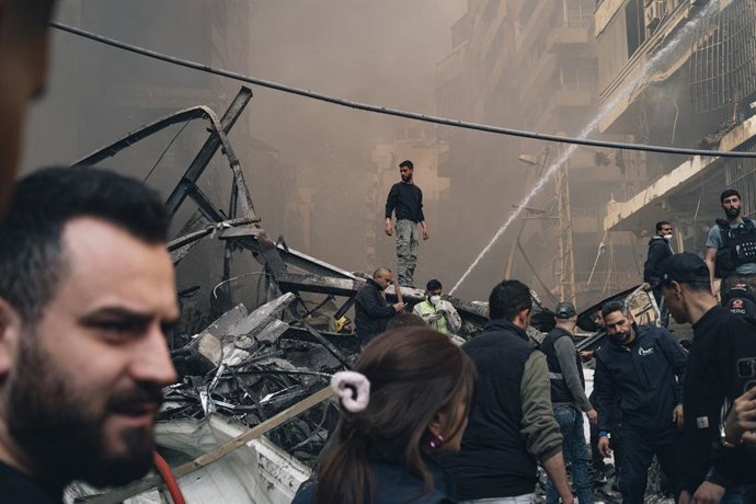 April 8, 2026, Beirut,  Beyrouthbeyrouth , Lebanon: Ahead of what is expected to be a ceasefire in the war that began on 2 March, Israel has carried out its most intense wave of strikes yet on the city of Beirut and across the country. Here, a high-rise b