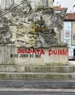 La realización de estas pintadas fue denunciada ante la policía por el departamento de Cultura