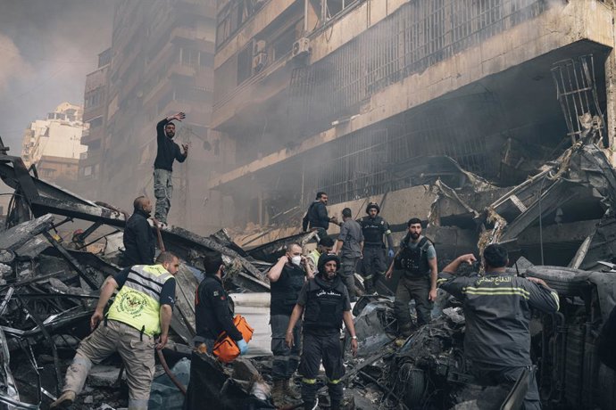 8 de abril de 2026, Beirute, Beirute; Beirute, Líbano: Antes do que se espera ser um cessar-fogo na guerra que começou em 2 de março, Israel realizou sua onda de ataques mais intensa até o momento contra a cidade de Beirute e em todo o país. Aqui, um arra