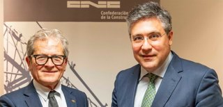 El presidente de Musaat, Antonio L. Mármol (izquierda), y el presidente de la CNC, Pedro Fernández Alén