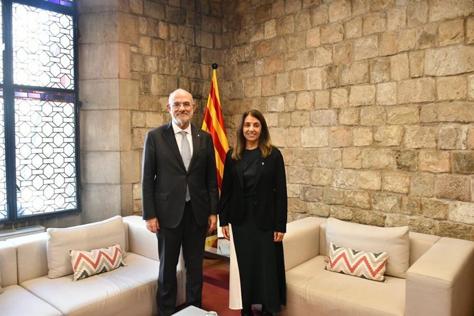 El conseller d'Unió Europea i Acció Exterior de la Generalitat, Jaume Duch, amb la presidenta de l'ACM, Meritxell Budó