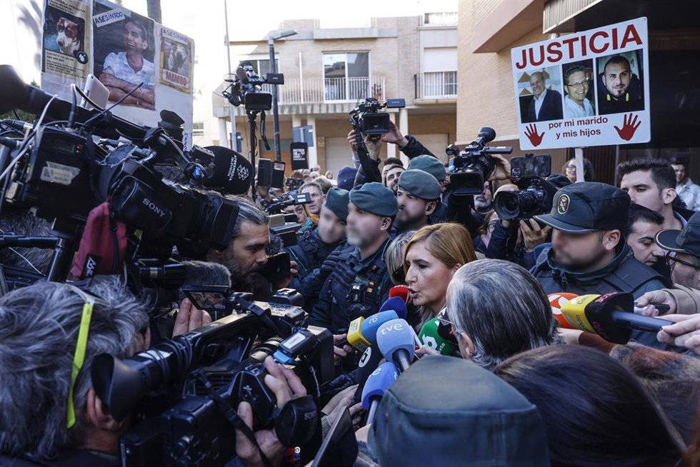 Archivo - La exconsellera de Justicia i Interior de la Generalitat Valenciana Salomé Pradas, atiende a los medios de comunicación a su salida de los juzgados de Catarroja, a 12 de enero de 2026, en Catarroja