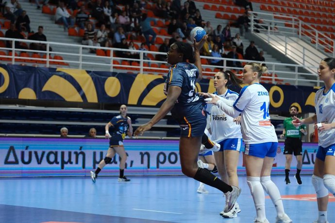Lysa Tchaptchet, en un partido con la selección española.
