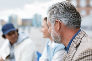 Archivo - FIAPAS reclama una estrategia universal de acceso a prótesis auditivas "sin discriminar a los mayores de 26 años"