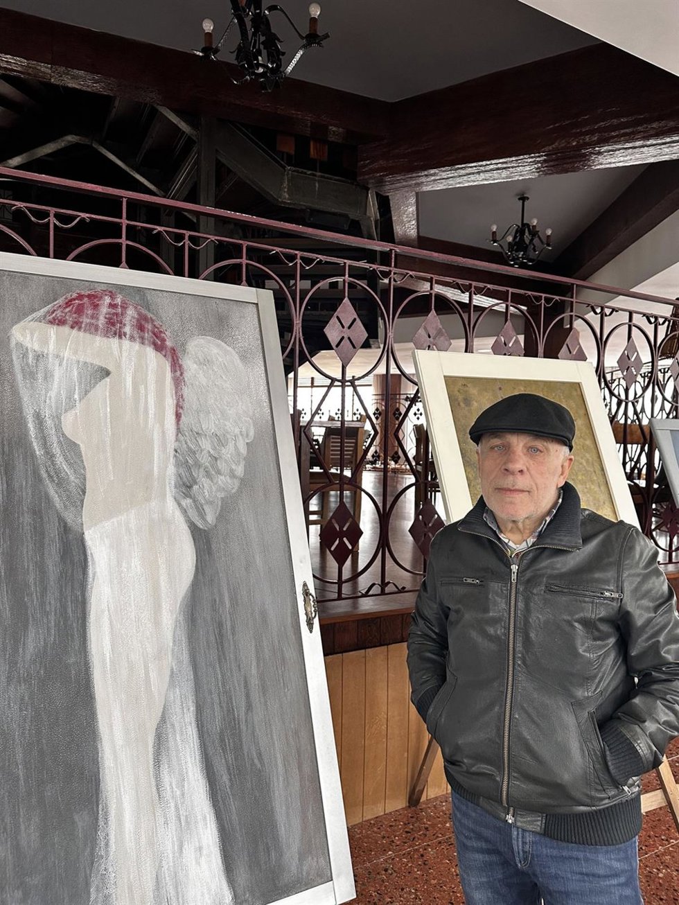 El hotel Portal de la Rioja acoge una exposición exclusiva de arte reciclado de Javier Mayordomo