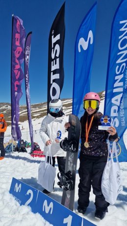 La riojana Ariadna Otaño Bretón se corona doble Campeona de España de Snowboard Cross 2026