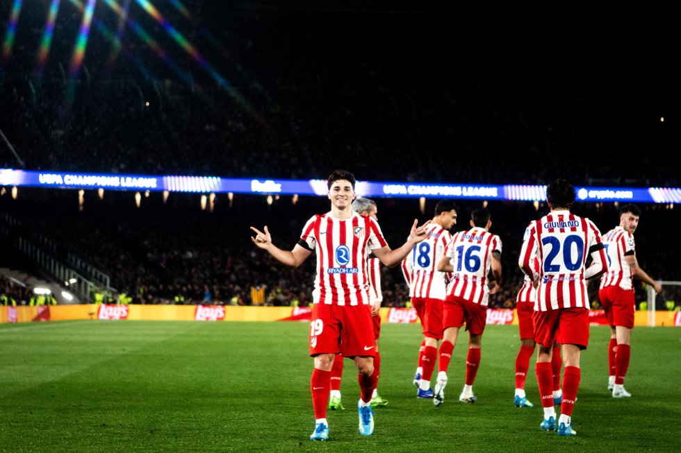 Julián Álvarez celebra el 0-1 en el FC Barcelona-Atlético de Madrid de ida de cuartos de final de la Liga de Campeones 25-26