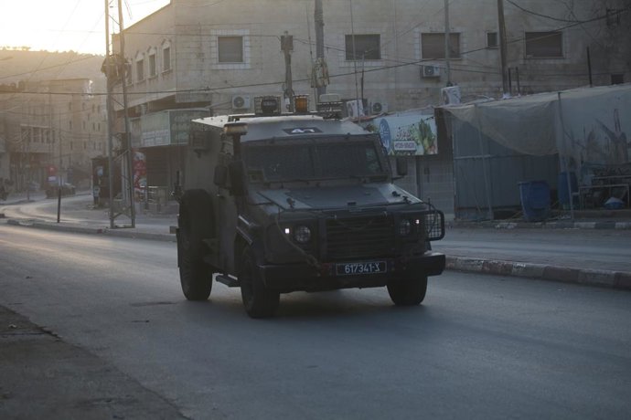 Archivo - 26 December 2025, Palestinian Territories, Nablus: Israeli military reinforcements arrive in the town of Qabatiya as part of operations in several locations in the West Bank following a Palestinian attack that killed one settler and wounded six 