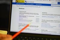 AEAT niega fallos en Renta Web y dice que las deducciones de la Generalitat no se aplican porque se publicaron tarde
