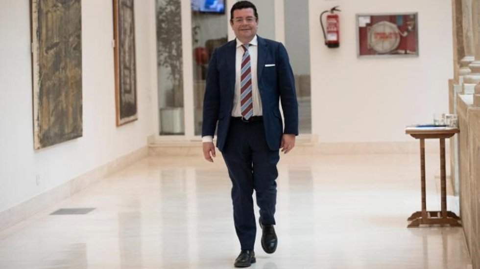 Archivo - El consejero de Hacienda y portavoz del Gobierno riojano, Alfonso Domínguez