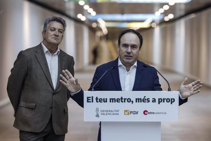 Archivo - El presidente de la Generalitat, Juanfran Pérez Llorca, y el vicepresidente tercero y conseller de Infraestructuras, Vicente Martínez Mus, en imagen de archivo