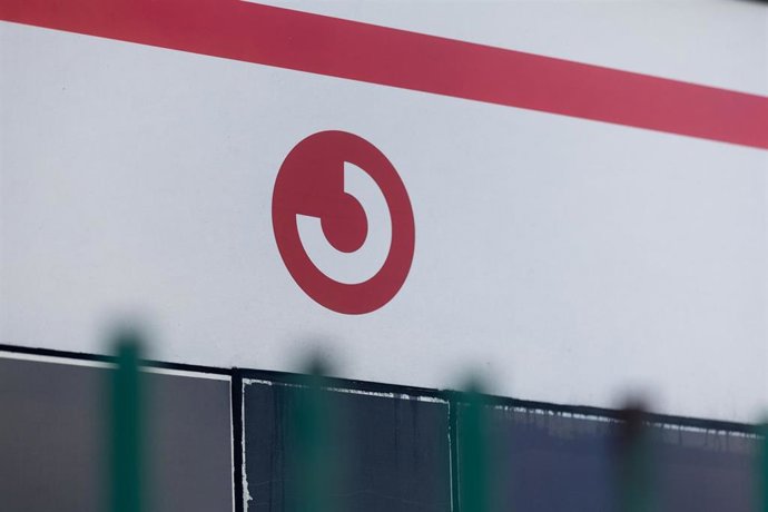 Archivo - Tren de la red de Cercanías Madrid