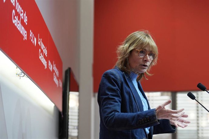 Archivo - La viceprimera secretaria y portavoz del PSC, Lluïsa Moret, durante una rueda de prensa, en la sede del PSC, a 9 de febrero de 2026, en Barcelona, Catalunya (España) 