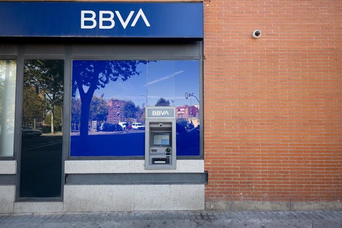 Archivo - Una sucursal del BBVA, a 25 de septiembre de 2025, en Madrid (España).