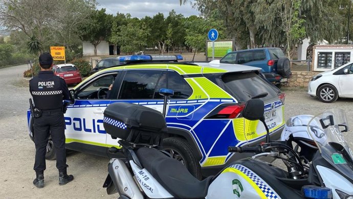 La Policía Local de Mijas realiza 48 controles de seguridad y detiene a 12 personas durante el mes de febrero