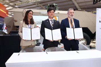 Firma de acuerdo entre Indra y Hanwha Aerospace.