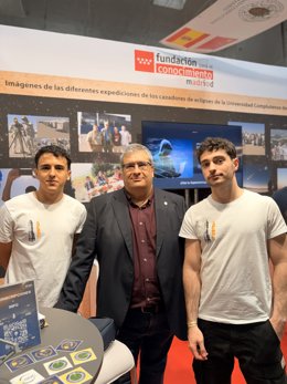 Jesús Gallego junto a los estudiantes