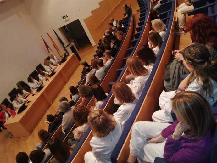 Asamblea en el hospital de Ciudad Real para informar a los trabajadores de las medidas a adoptar por parte de los sindicatos para la recuperación de la carrera profesional.