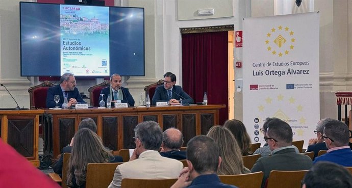 Seminario de Estudios Autonómicos de la UCLM.