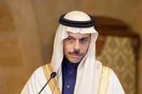 Los ministros de Exteriores iraní y saudí buscan lograr la paz en su primera llamada desde el inicio de la guerra