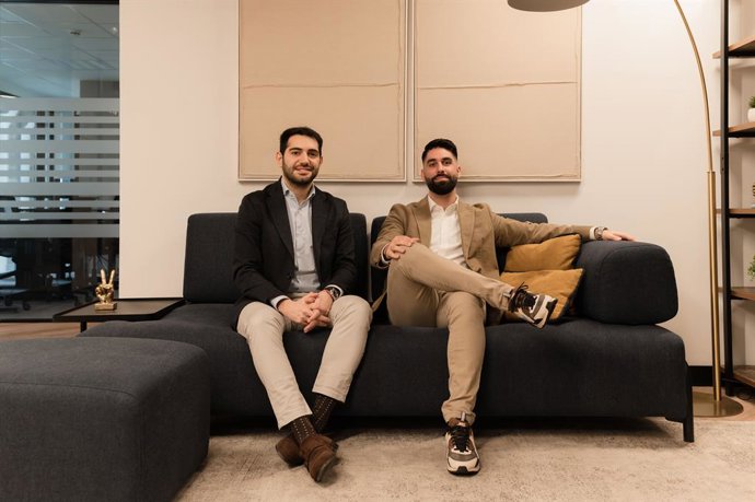 Alejandro Martín Peces-Barba, socio y COO (izquierda) junto a Pablo Monge, CEO y fundador