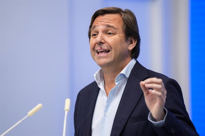 El secretario general y coordinador del Comité de Campaña Electoral del PP de Andalucía para las elecciones autonómicas, Antonio Repullo, ofrece una rueda de prensa, para abordar temas de la actualidad política andaluza. A 9 de abril de 2026 en Sevilla (A