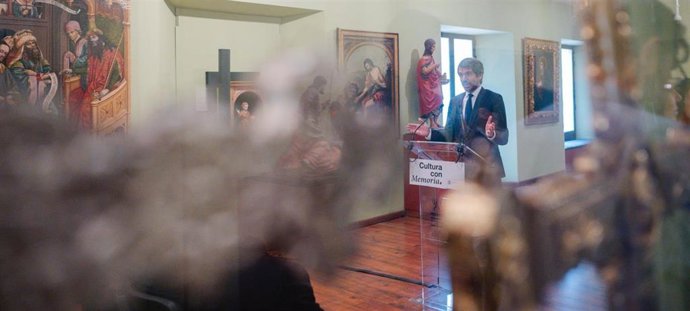 El ministro de Cultura, Ernest Urtasun, en Sigüenza.