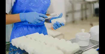 La producció industrial baixa un 4,2% al febrer a la Comunitat Valenciana, 2,9 punts més que la mitjana estatal