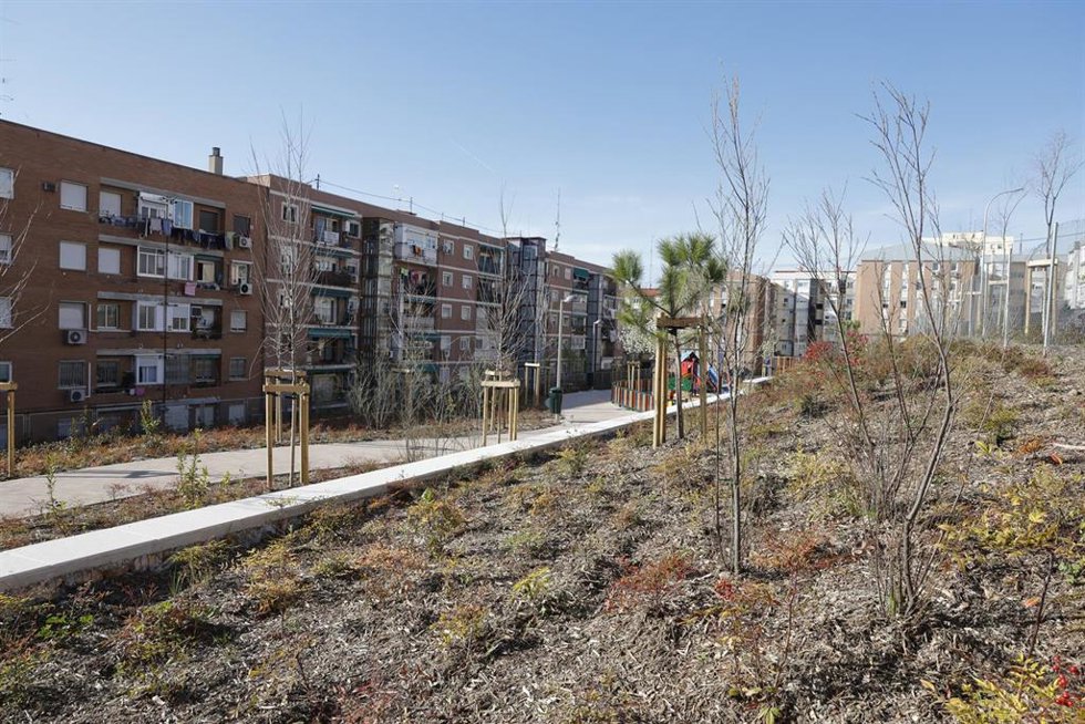 El Ayuntamiento bautiza con el nombre de jardín de Miguel de Unamuno a una nueva zona renaturalizada de Ciudad Lineal