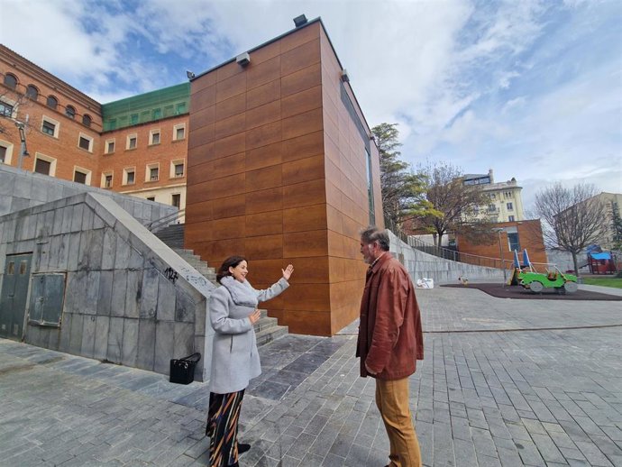 La alcaldesa de Teruel, Emma Buj, y el concejal de Infraestructuras, Juan Carlos Cruzado, han visitado la zona para comprobar el resultado de los  trabajos.