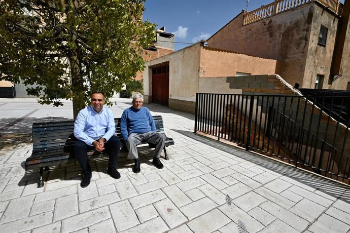 El presidente de la Diputación de Granada, Francis Rodríguez, ha realizado una visita técnica al municipio de Albuñuelas junto al alcalde, José Díaz.