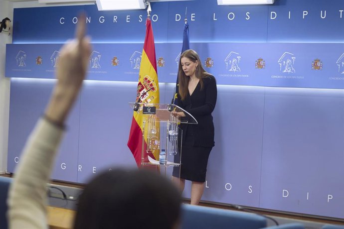La portavoz del PP en el Congreso, Ester Muñoz, durante una rueda de prensa, en el Congreso de los Diputados, a 9 de abril de 2026, en Madrid (España).