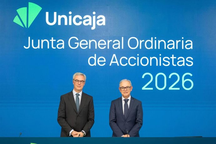 El presidente de Unicaja, José Sevilla, y el CEO, Isidro Rubiales, durante la celebración de la junta general de accionistas 2026.